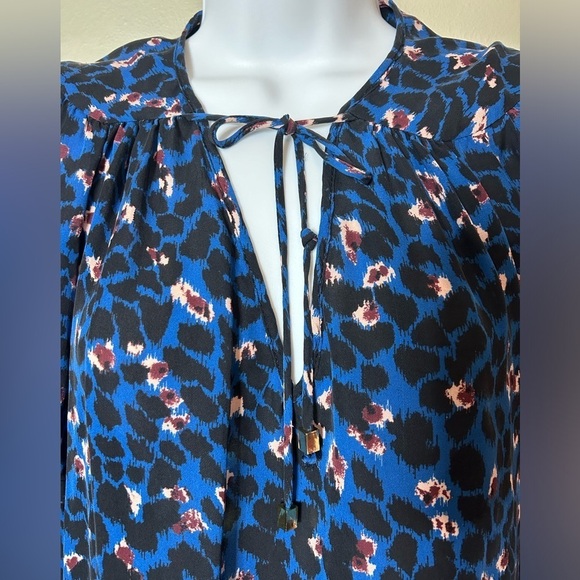 Alice & Trixie 100% Silk Top Blue Black Animal Print Women’s M Prairie Tie Neck - Picture 4 of 10